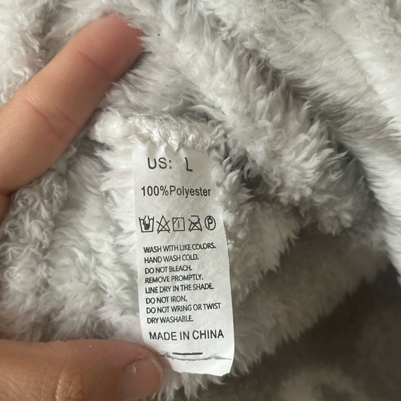 Gray and White Women's Sweater size Large - Picture 3 of 3